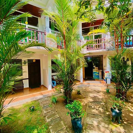Hotel Poppies Mirissa Exterior foto
